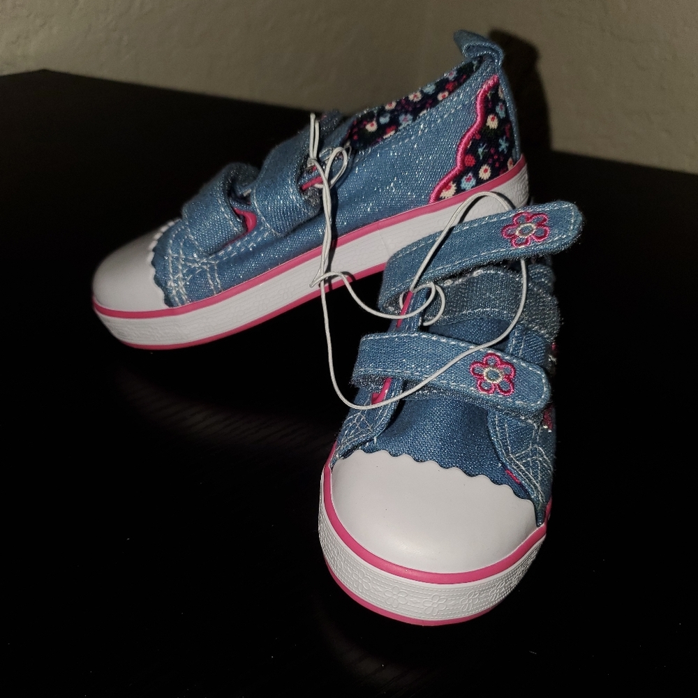Brand new toddler size 7